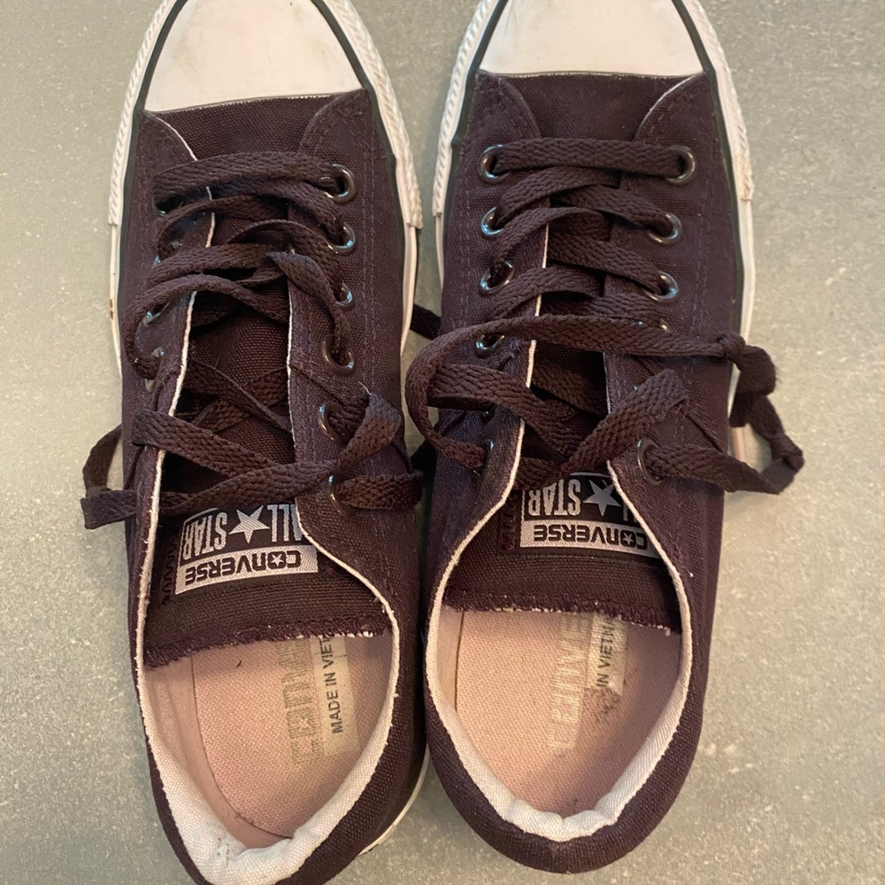 Converse Dark Plum Canvas Sneakers - size 7. - Picture 4 of 8